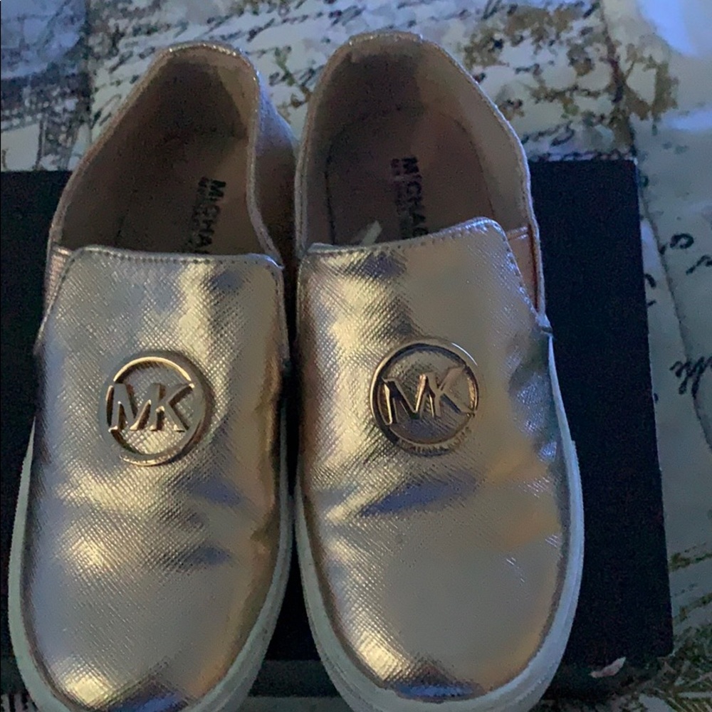Girls slip on shoes